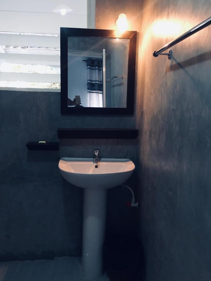 Hiriketiya Orchid Villa Диквела Екстериор снимка